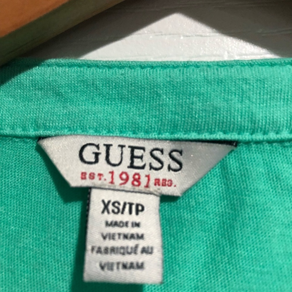 Guess top - Picture 3 of 4